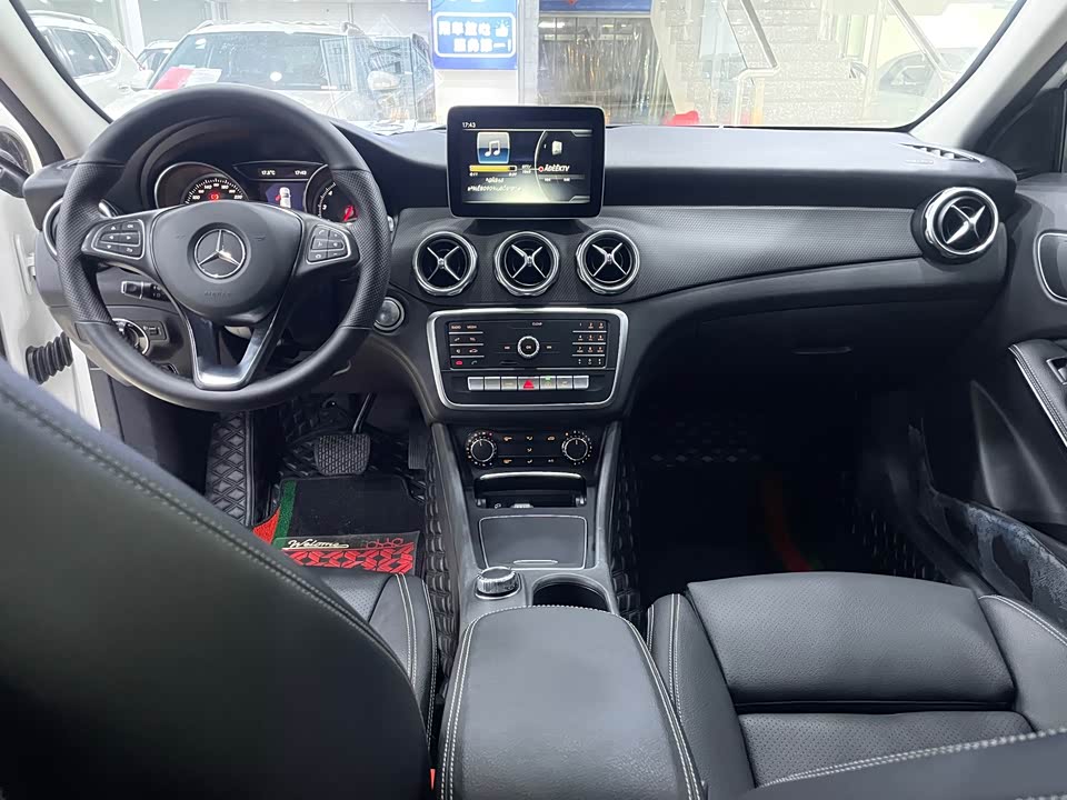 Mercedes-Benz GLA