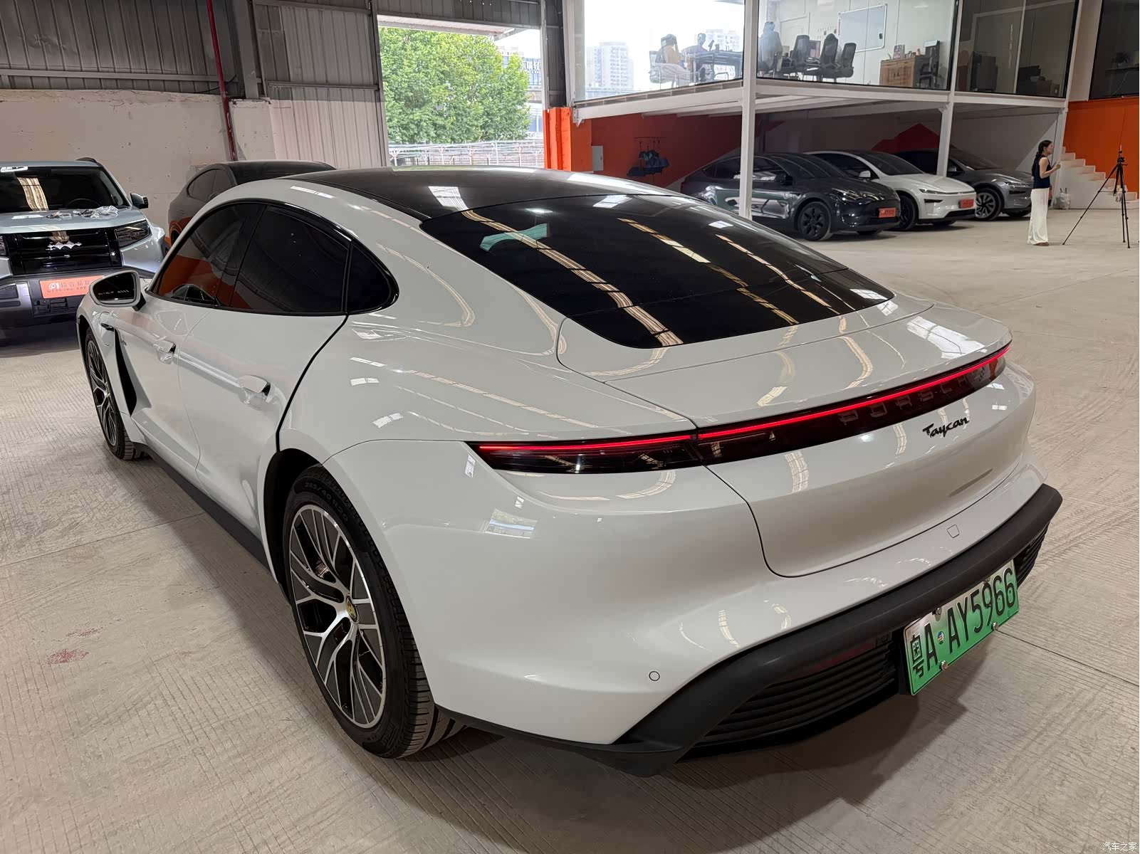 Porsche Taycan, 2021 7