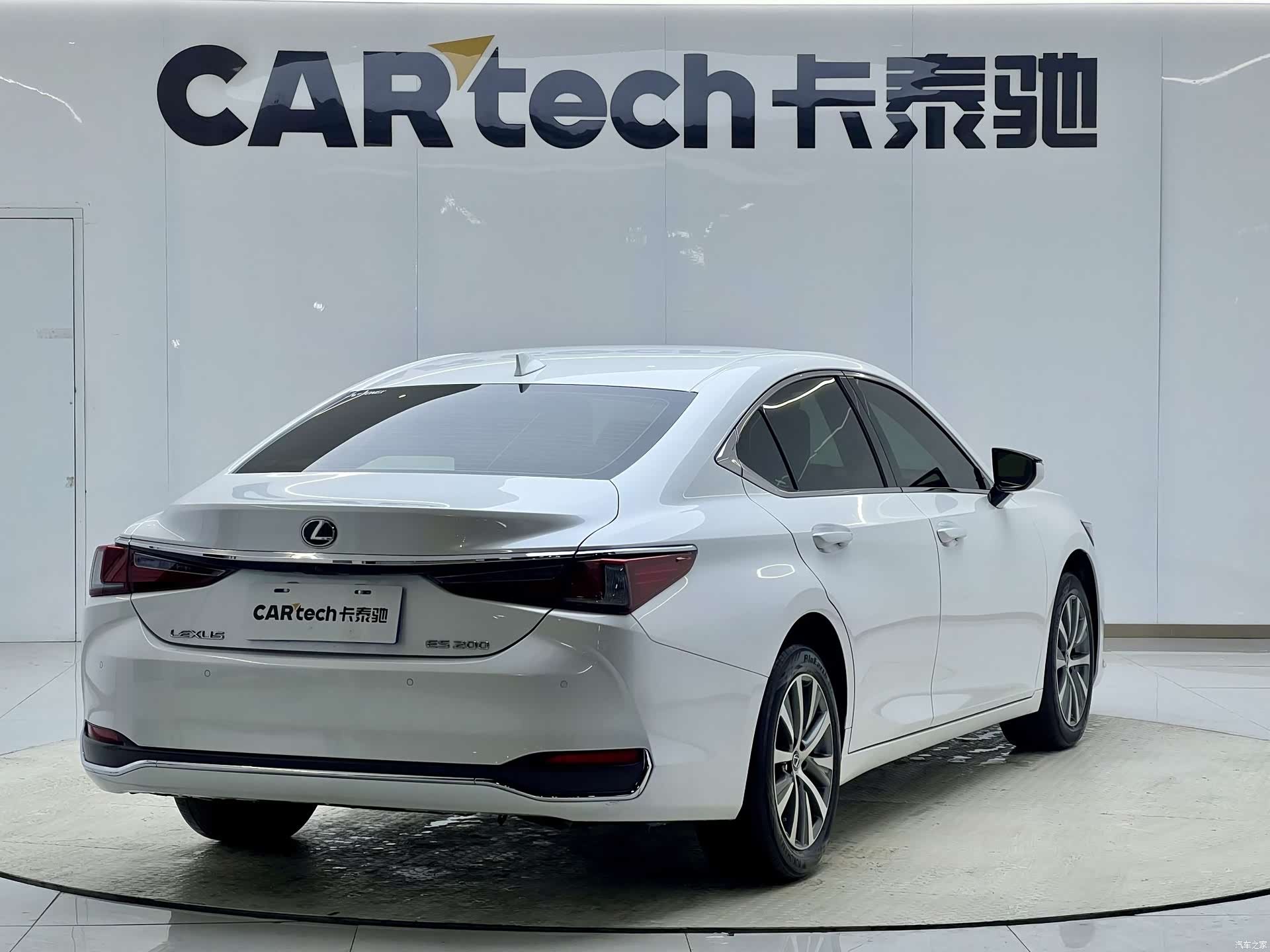 Lexus ES, 2021 3