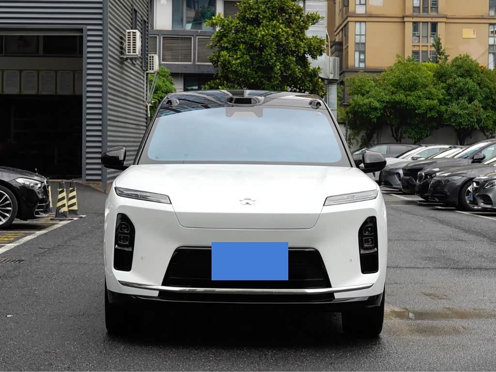 NIO ES8