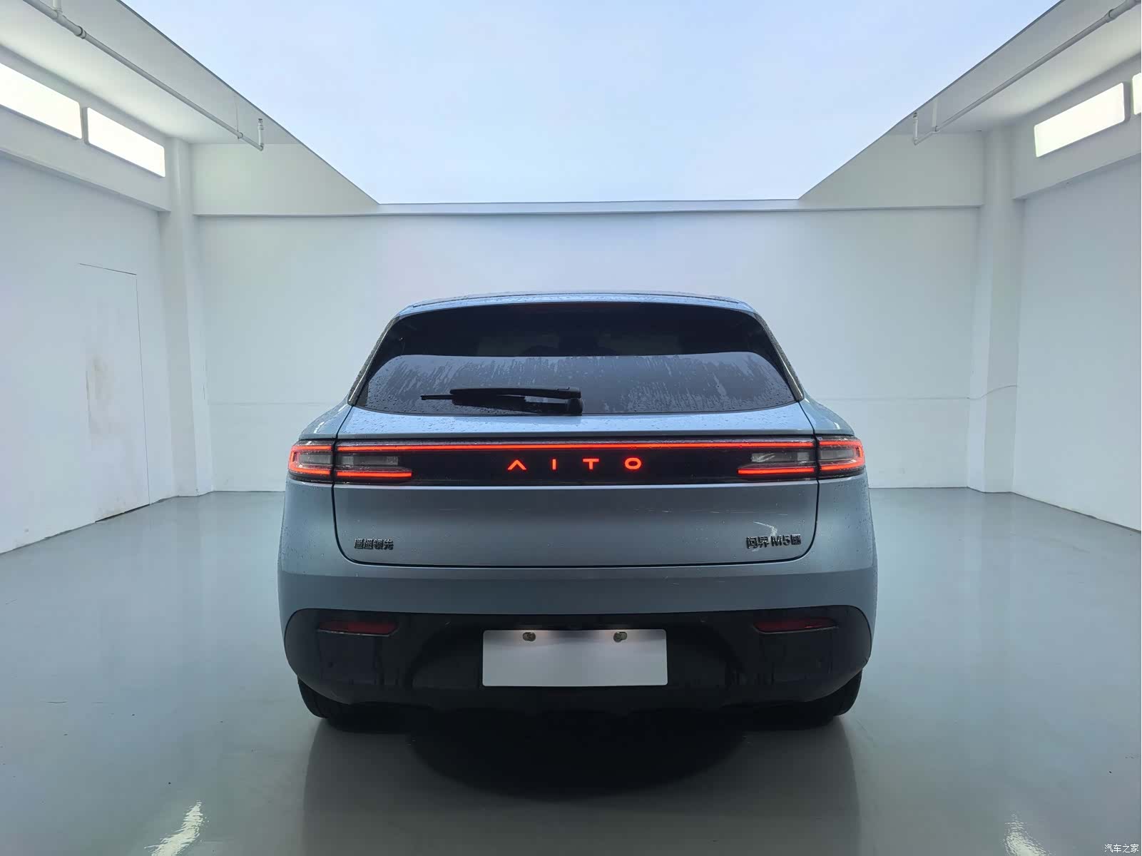 AITO M5, 2022 10