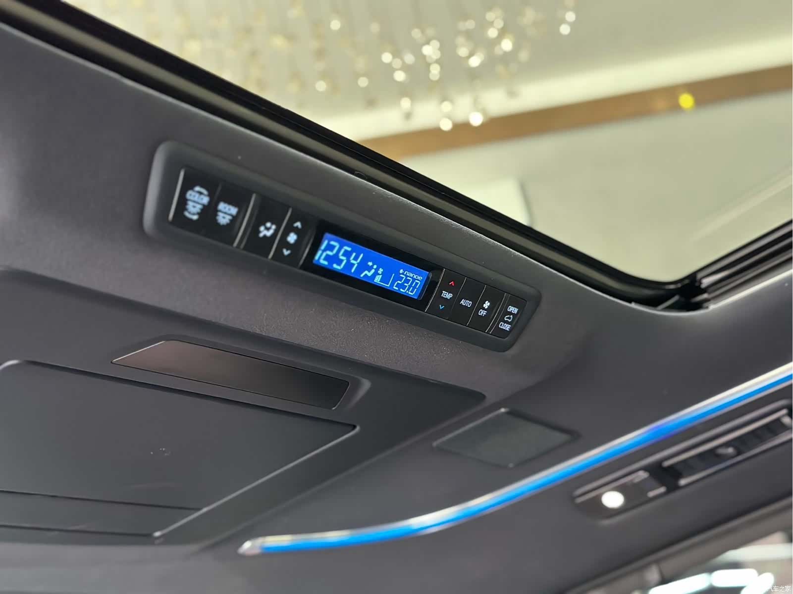 Toyota Alphard, 2018 10