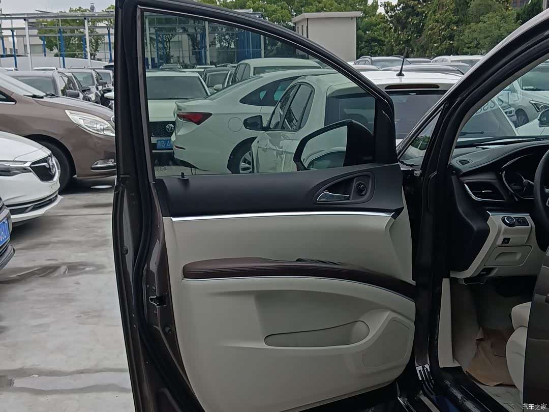 Buick GL8, 2023 8