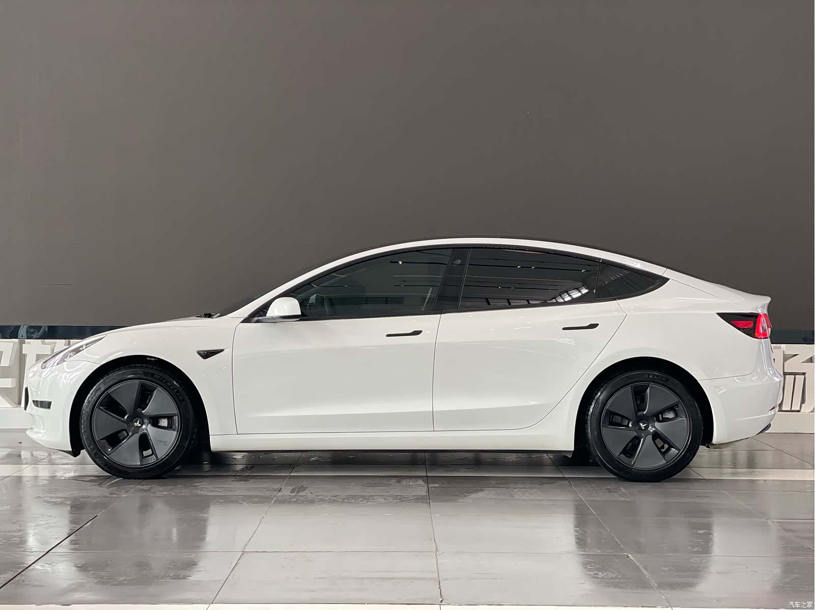 Tesla Model 3, 2022 8