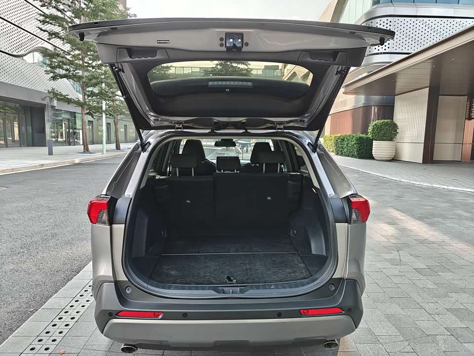 Toyota RAV4 Rongfang