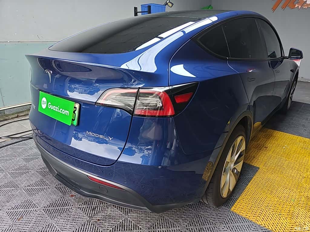 Tesla Model Y, 2023 7