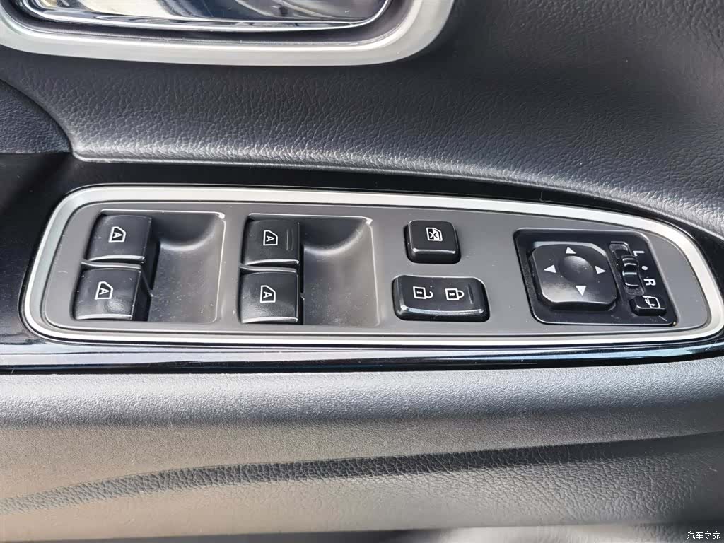 Mitsubishi Outlander, 2019 22
