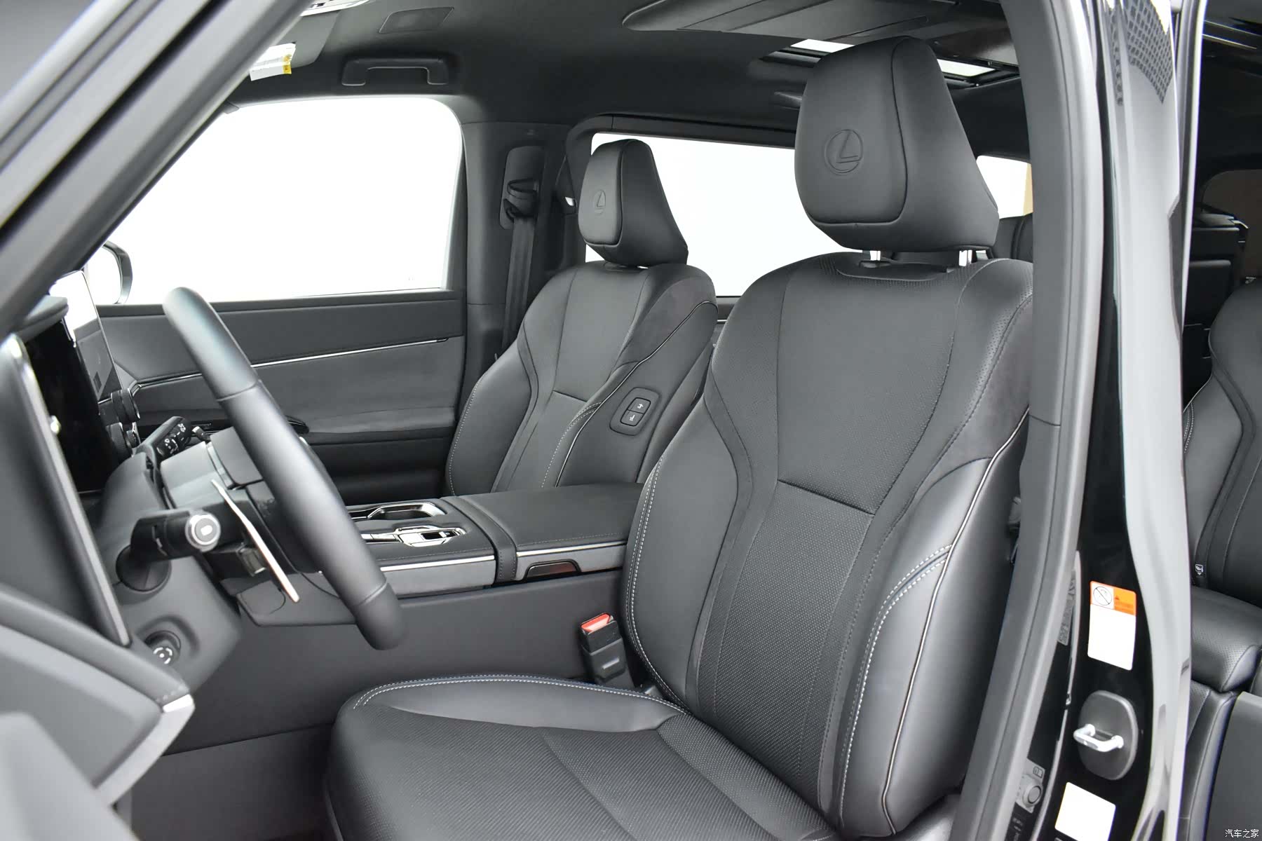Lexus LM, 2026 16