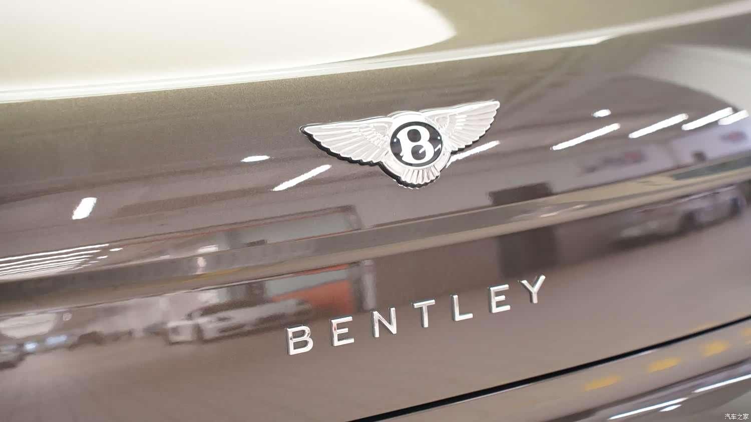 Bentley Flying Spur, 2024 10