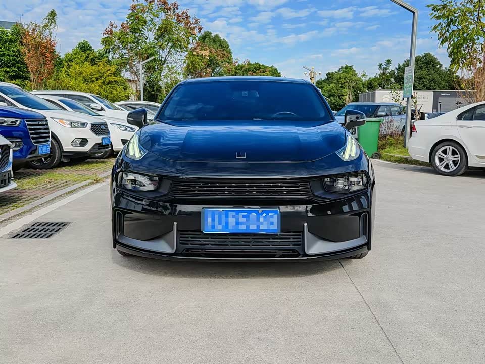 Lynk & Co 03 Lynk & Co 03
