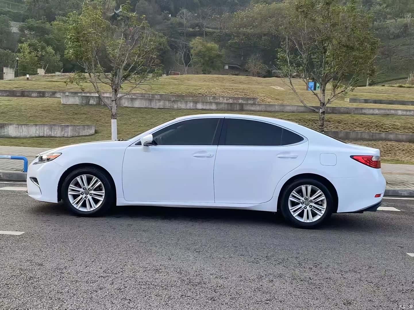 Lexus ES, 2014 4