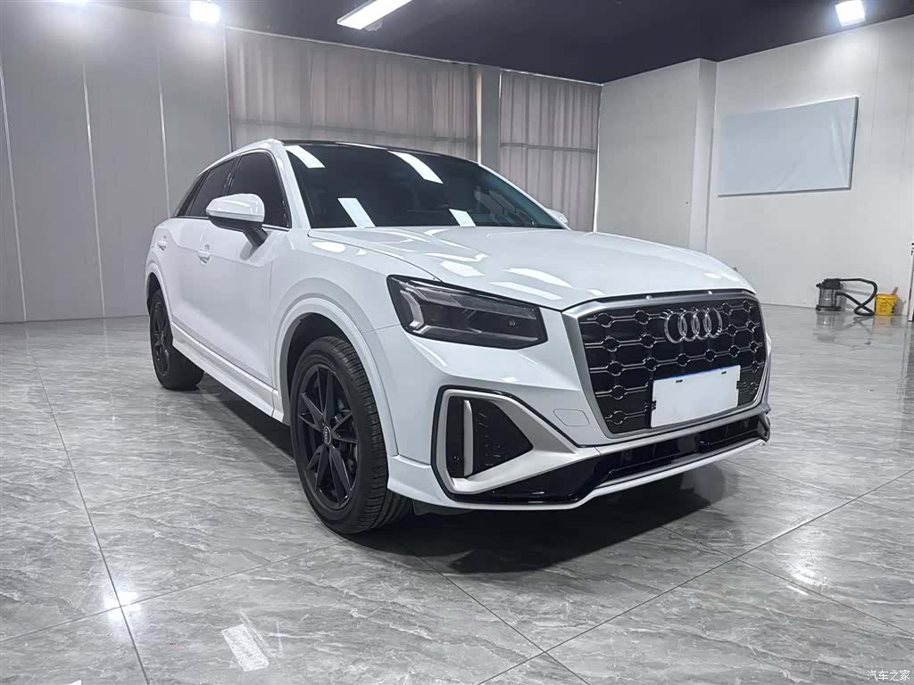 Audi Q2L, 2023 3