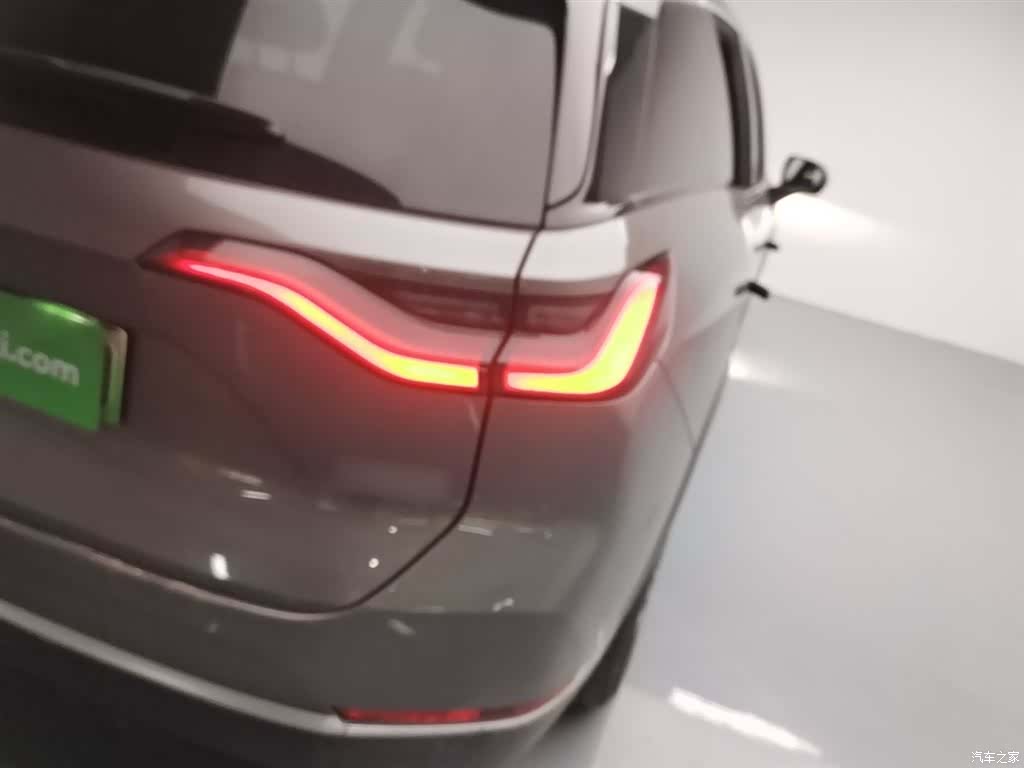 NIO ES8, 2021 8