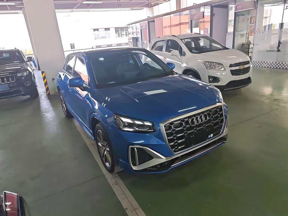 Audi Q2L