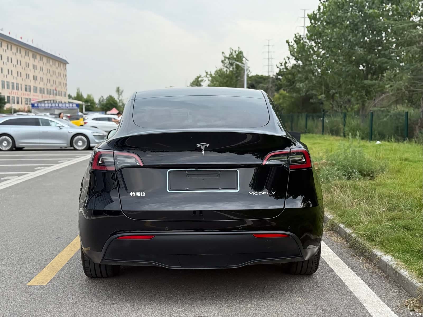 Tesla Model Y, 2022 4