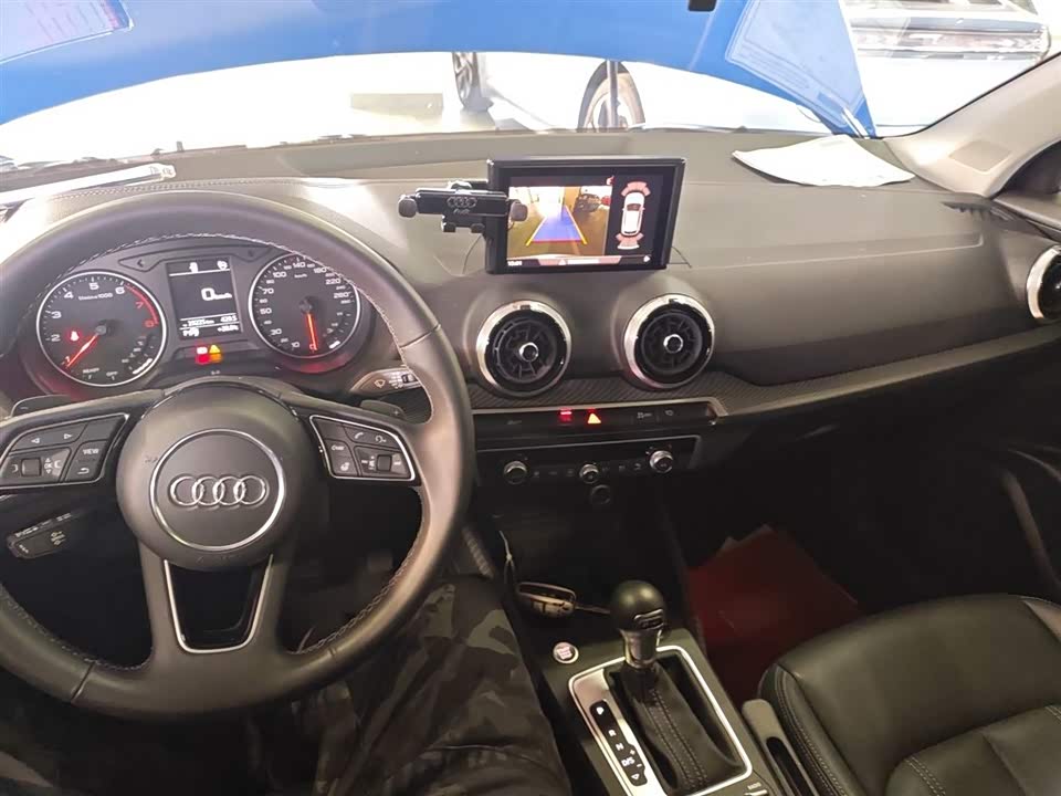 Audi Q2L