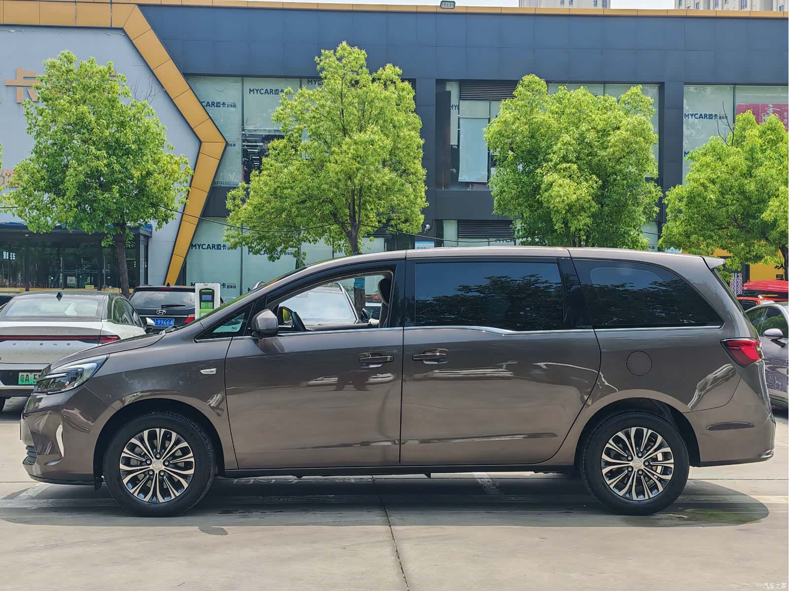 Buick GL8, 2022 6