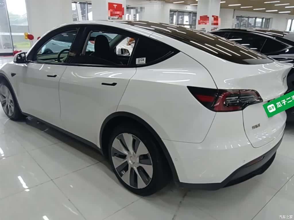 Tesla Model Y, 2022 все фото