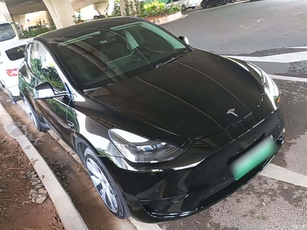 Tesla Model Y, 2022 4
