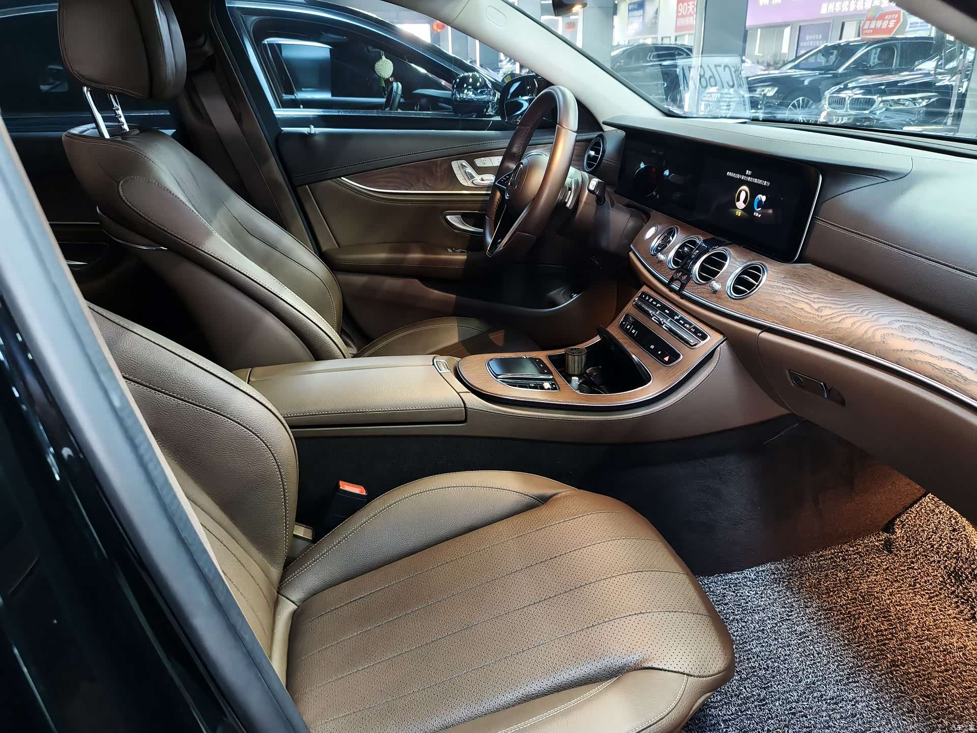 Mercedes-Benz E-Class, 2023 10