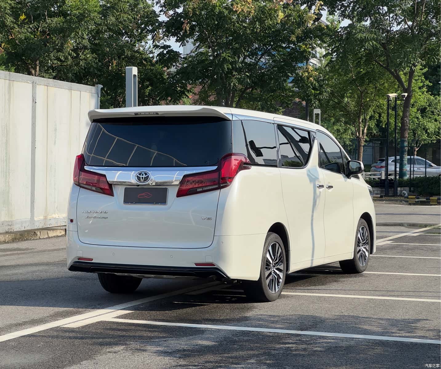 Toyota Alphard, 2018 все фото