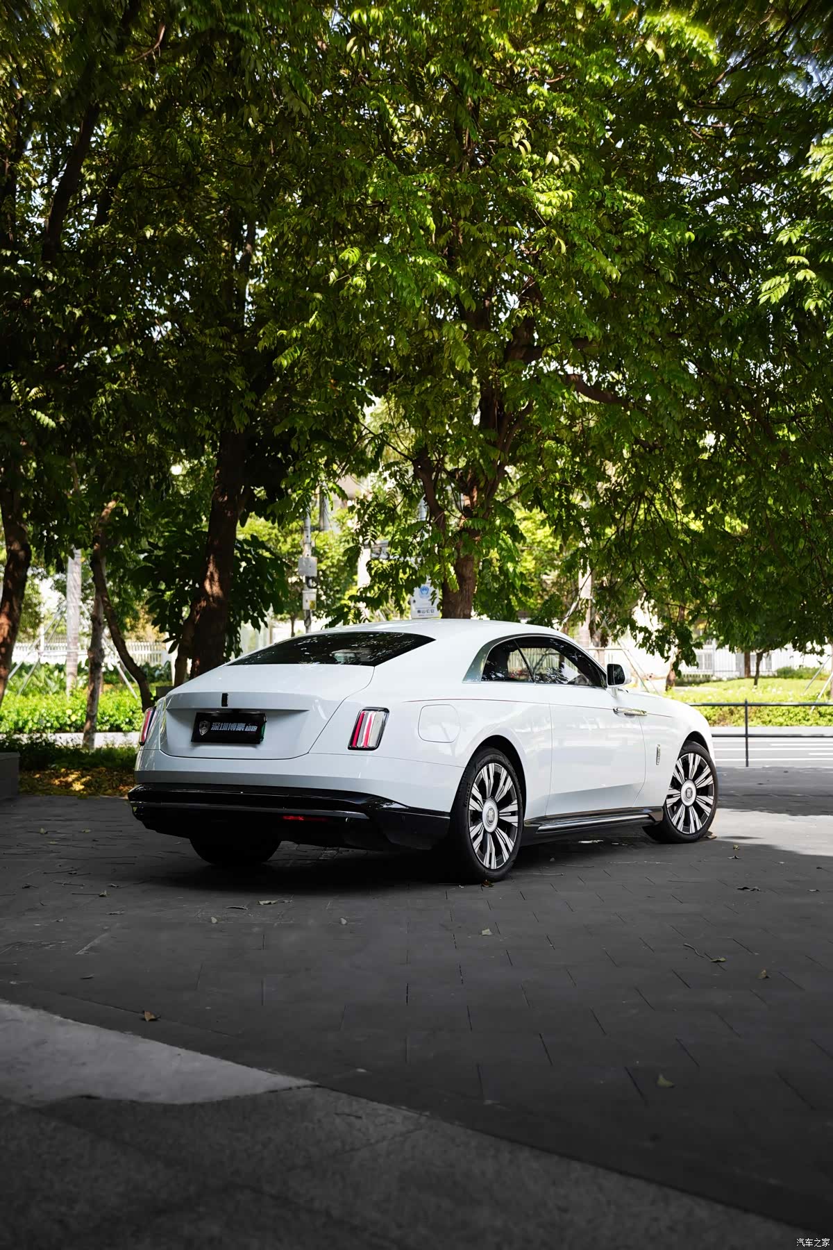Rolls-Royce Spectre, 2024 20