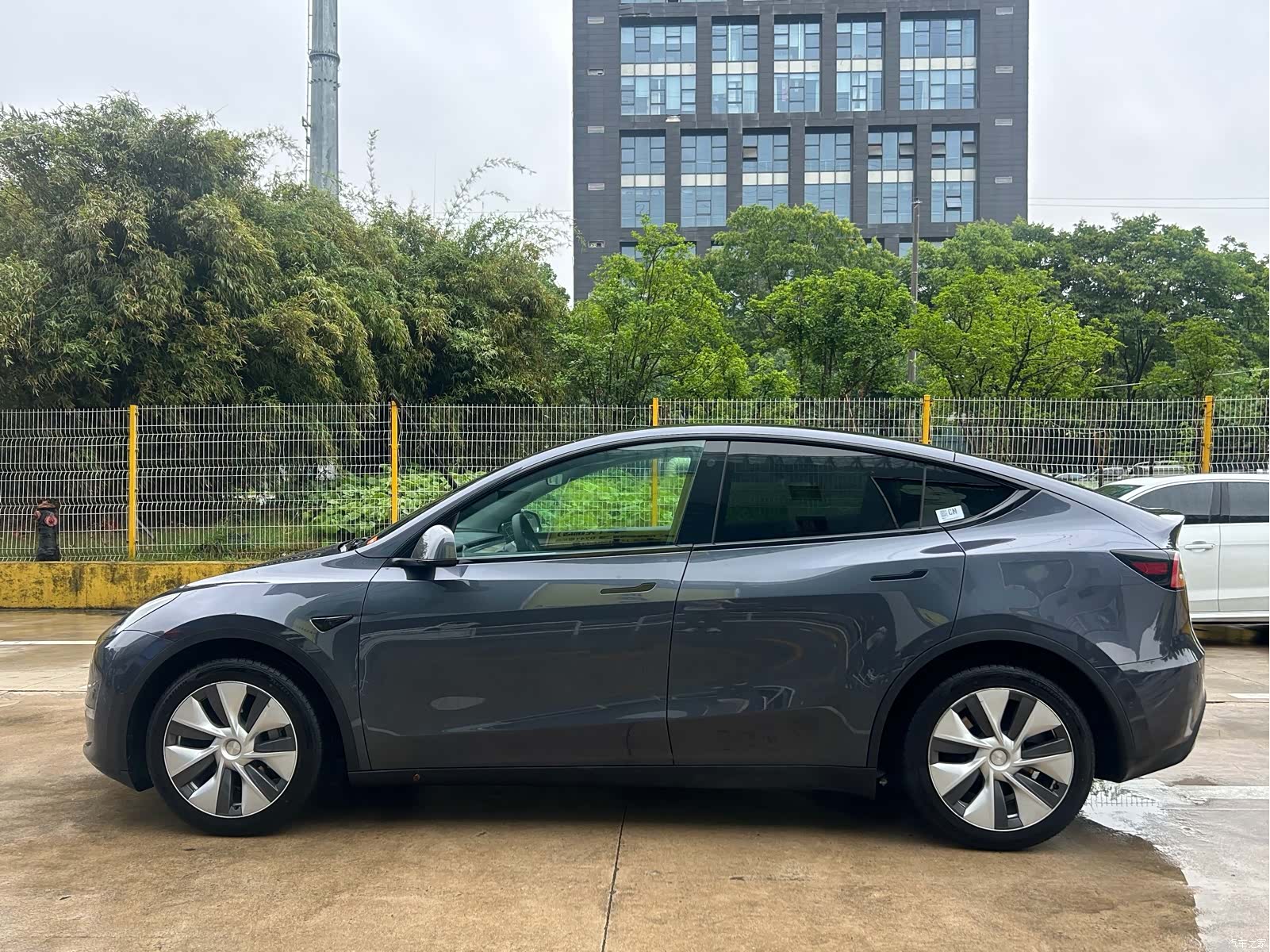 Tesla Model Y, 2022 все фото