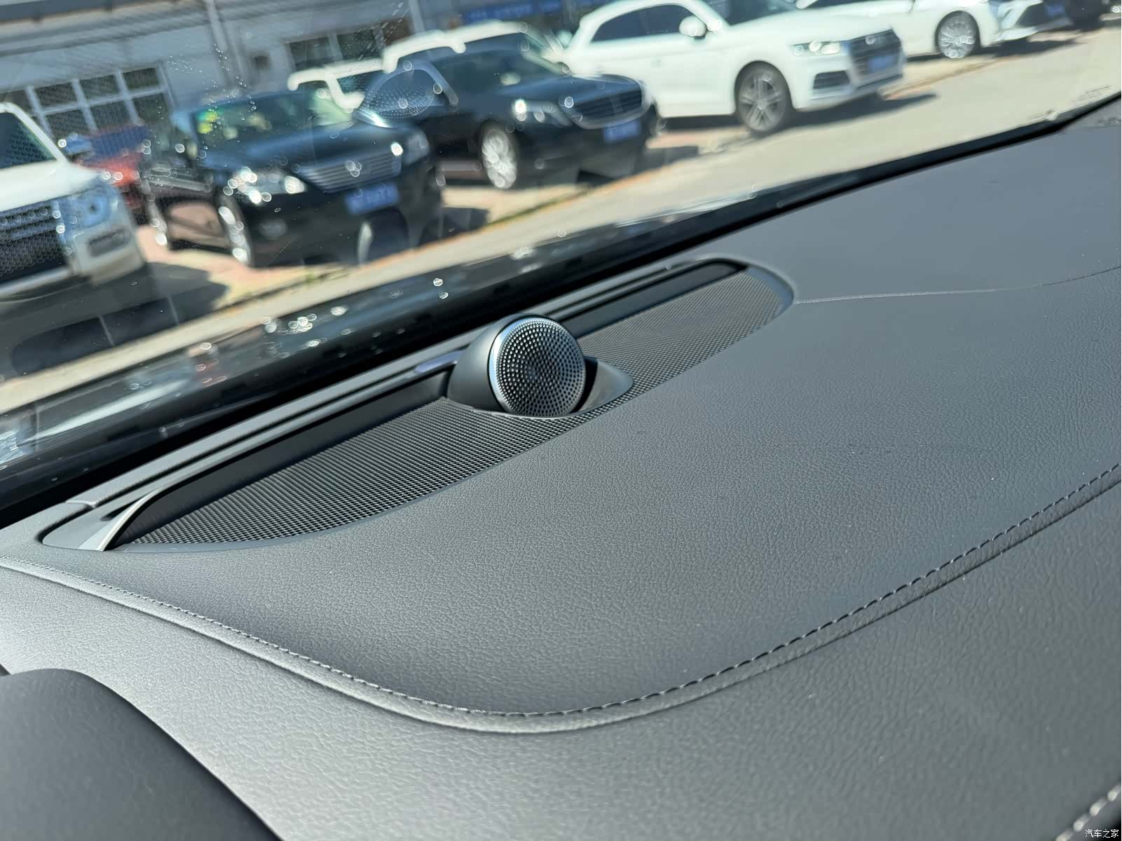Volvo S90, 2025 12