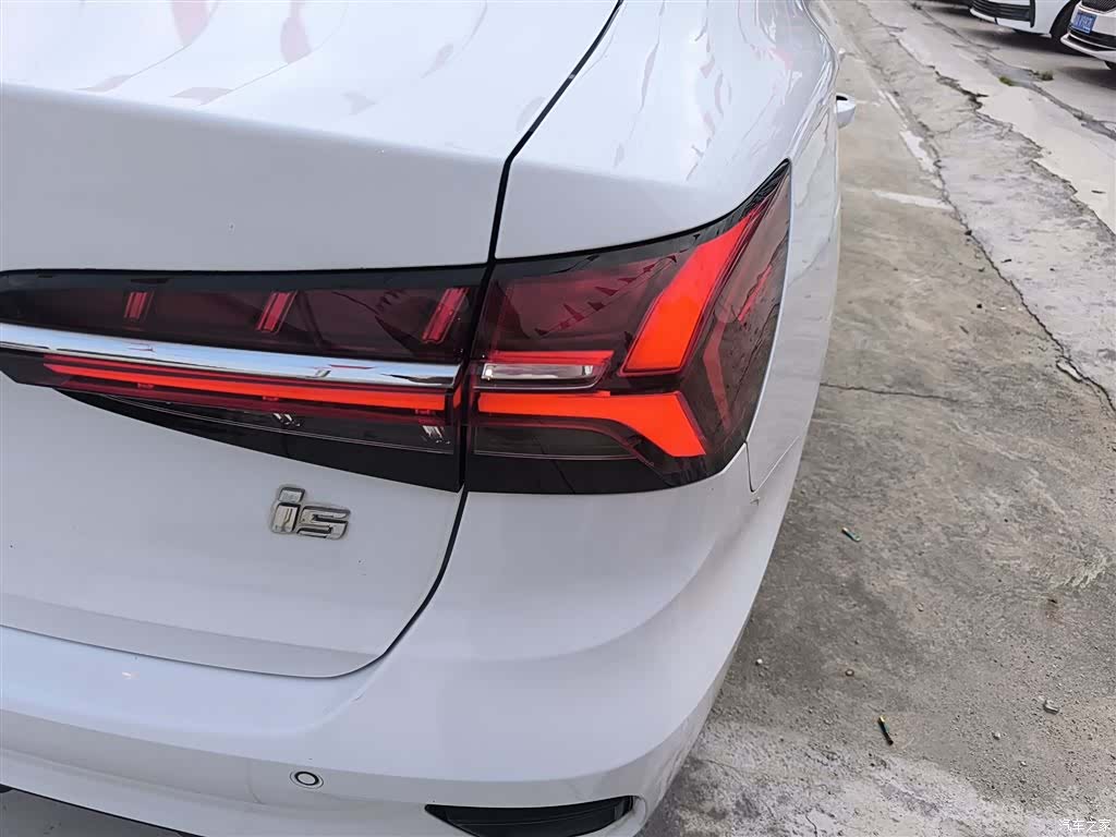 Roewe i5, 2023 8