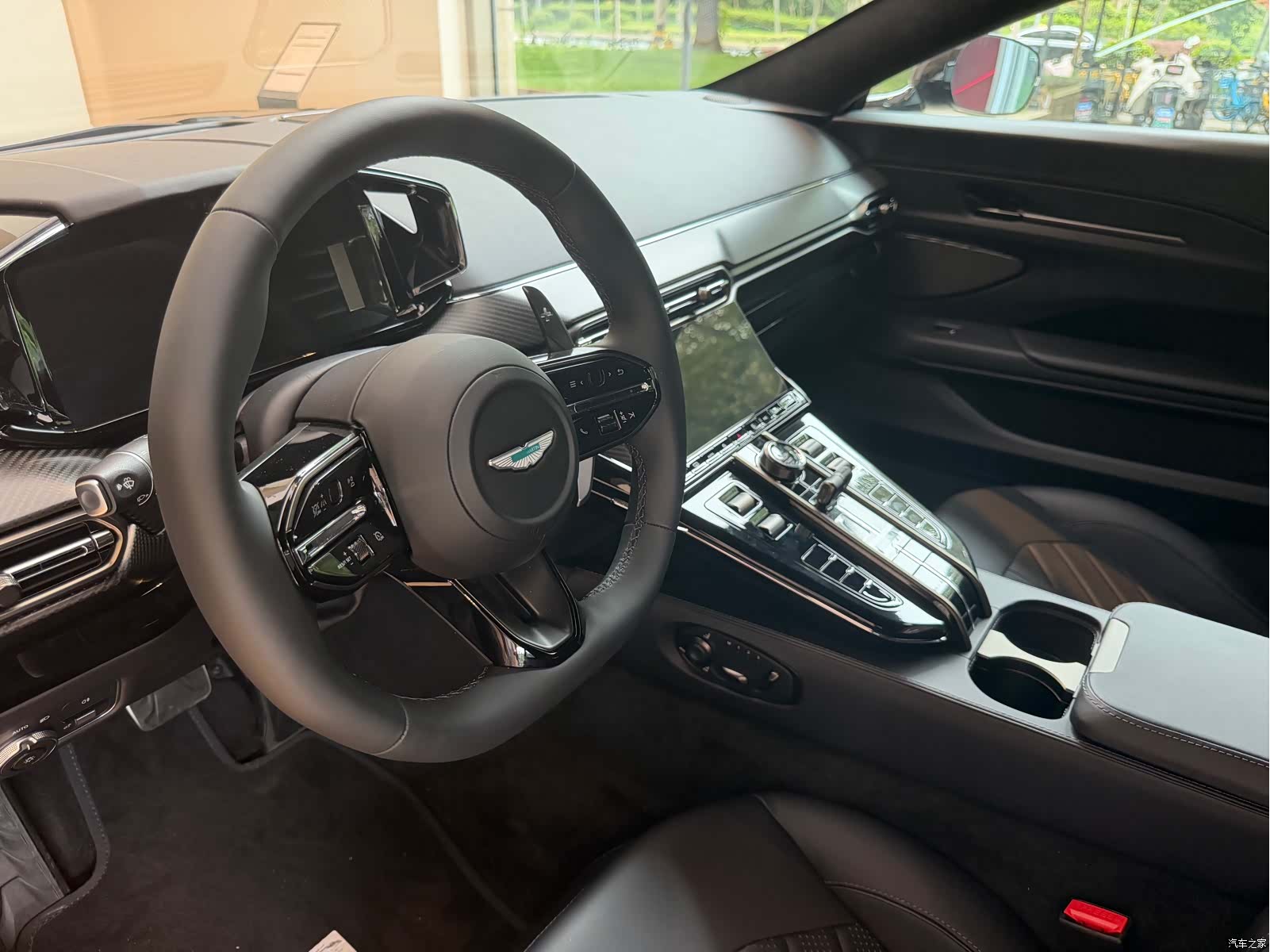Aston Martin Vantage, 2026 9