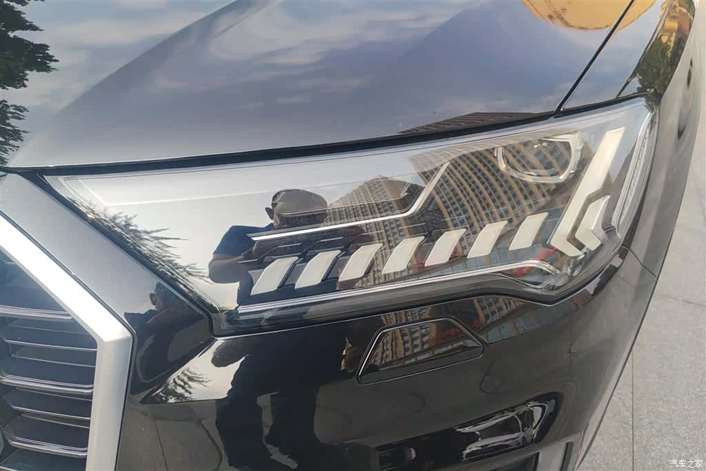 Audi Q7, 2023 все фото