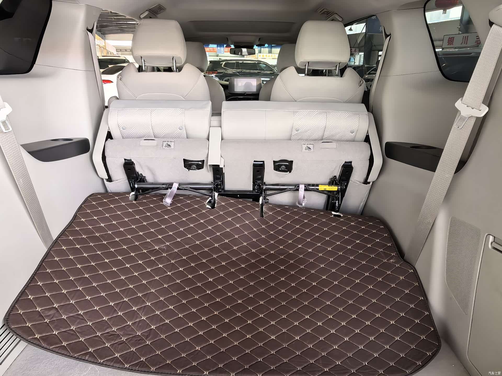 Buick GL8, 2022 13