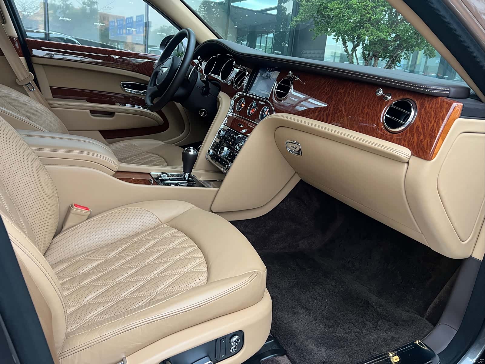 Bentley Mulsanne, 2018 9
