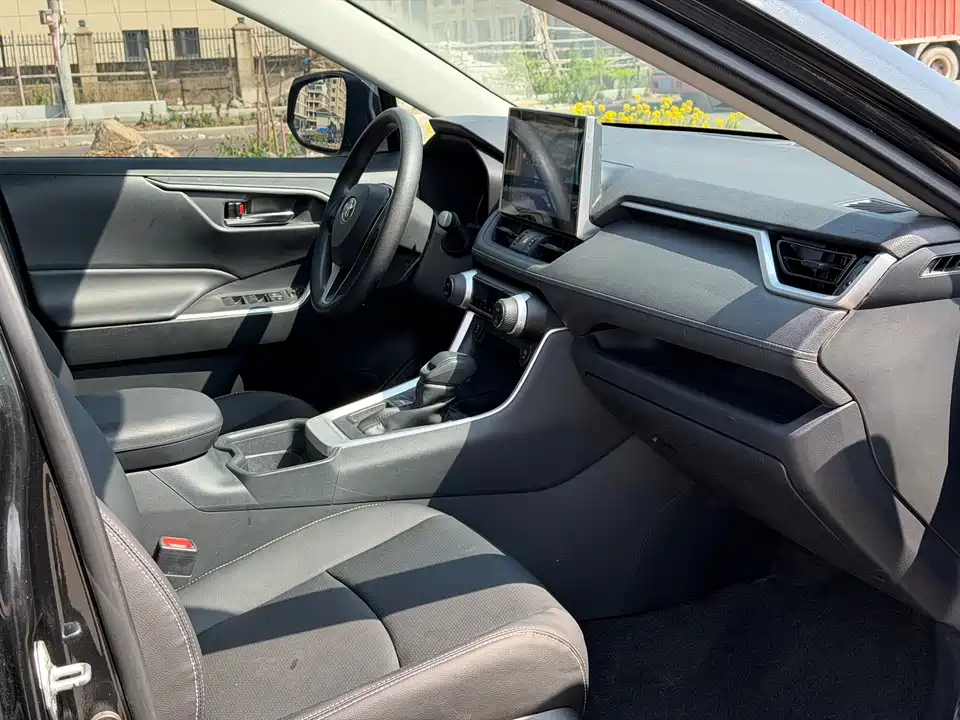 Toyota RAV4 Rongfang