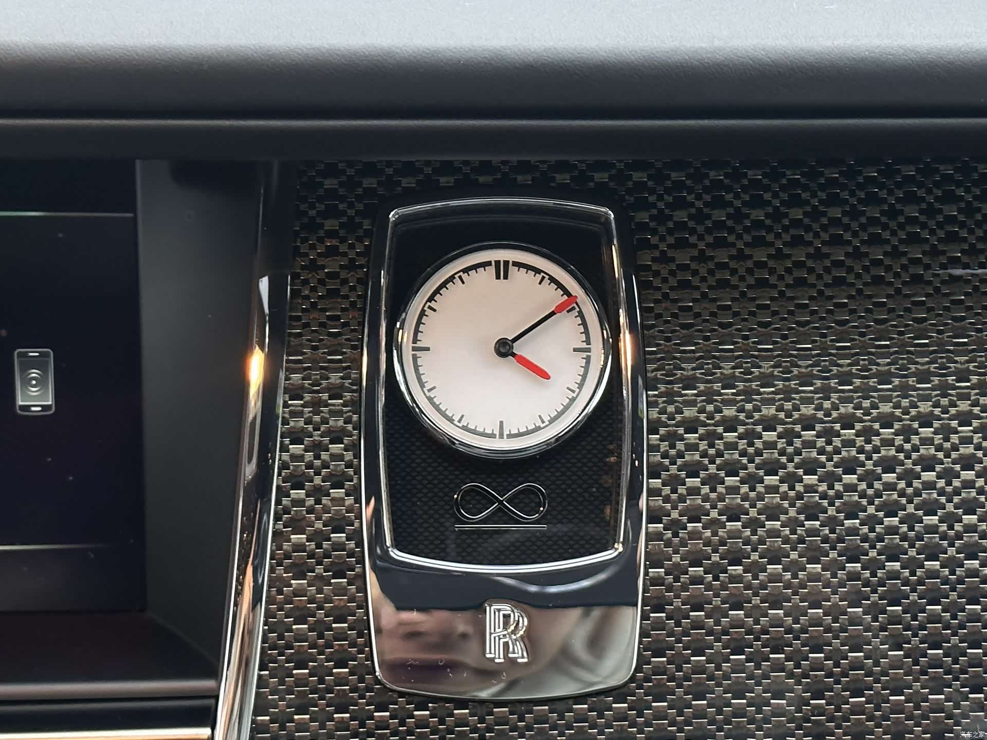 Rolls-Royce Wraith, 2017 34
