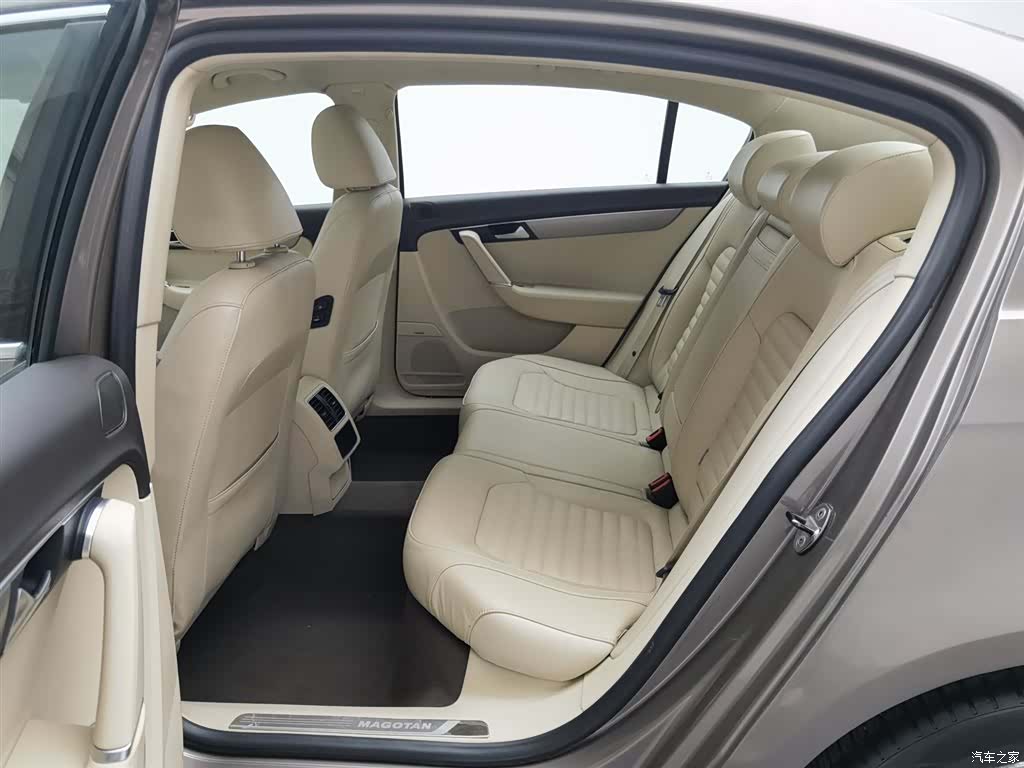 Volkswagen Magotan, 2014 15