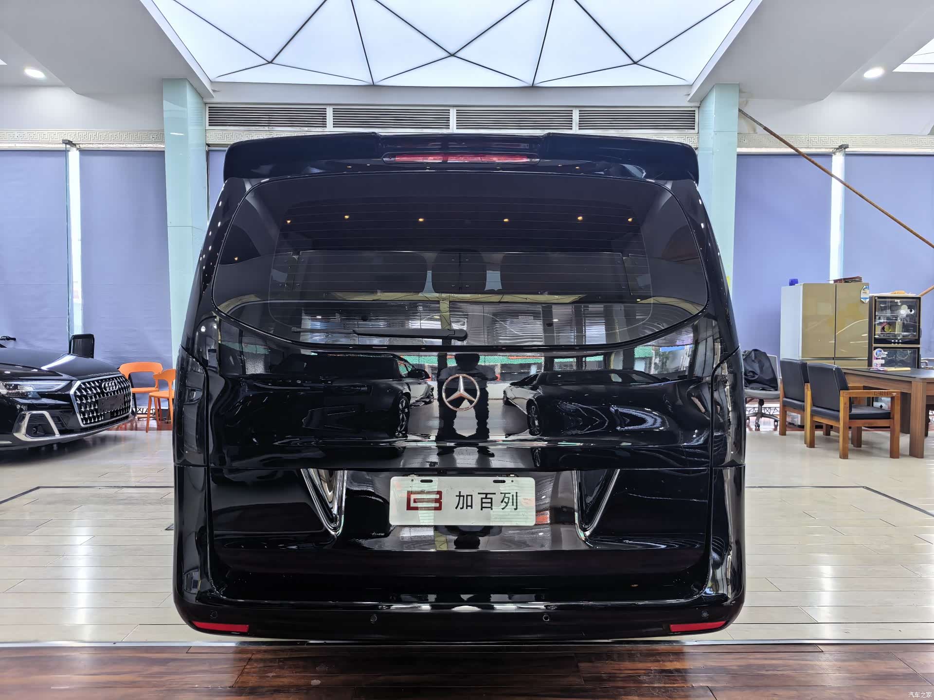 Mercedes-Benz 7, 2024 17