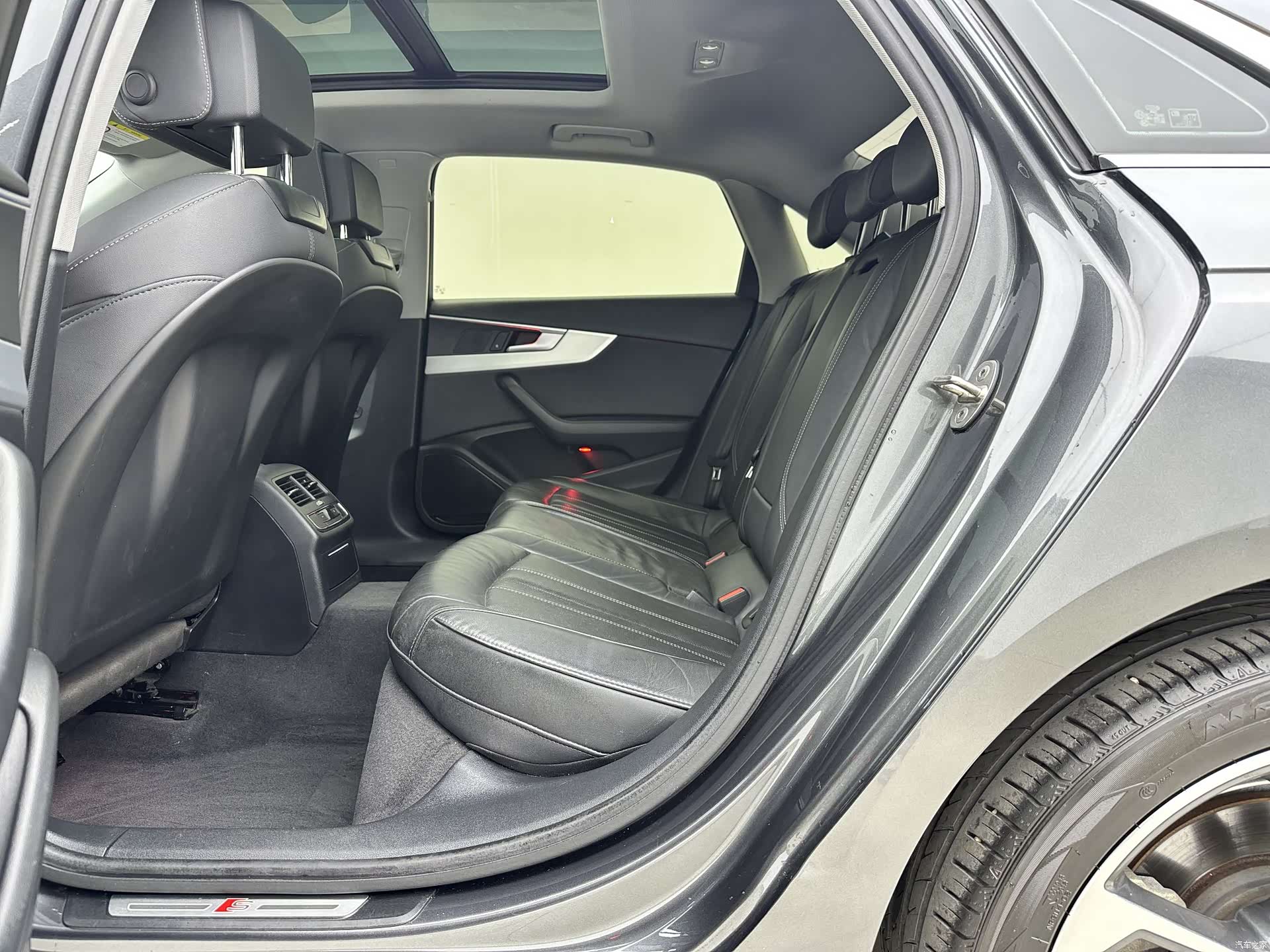 Audi A4L, 2022 11