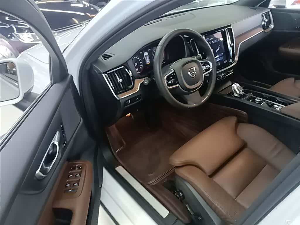 Volvo S60, 2022 16