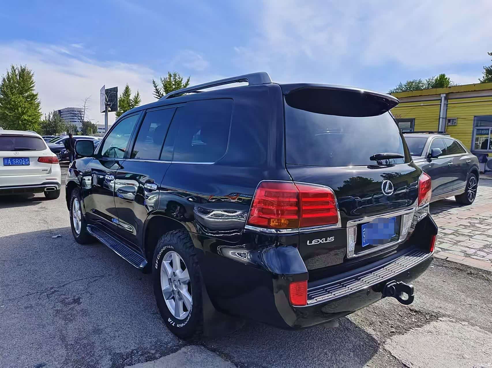 Lexus LX, 2010 9