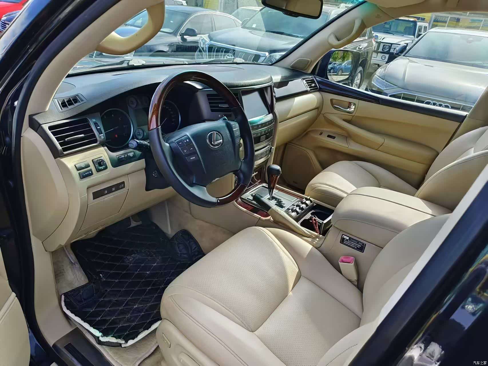 Lexus LX, 2010 4