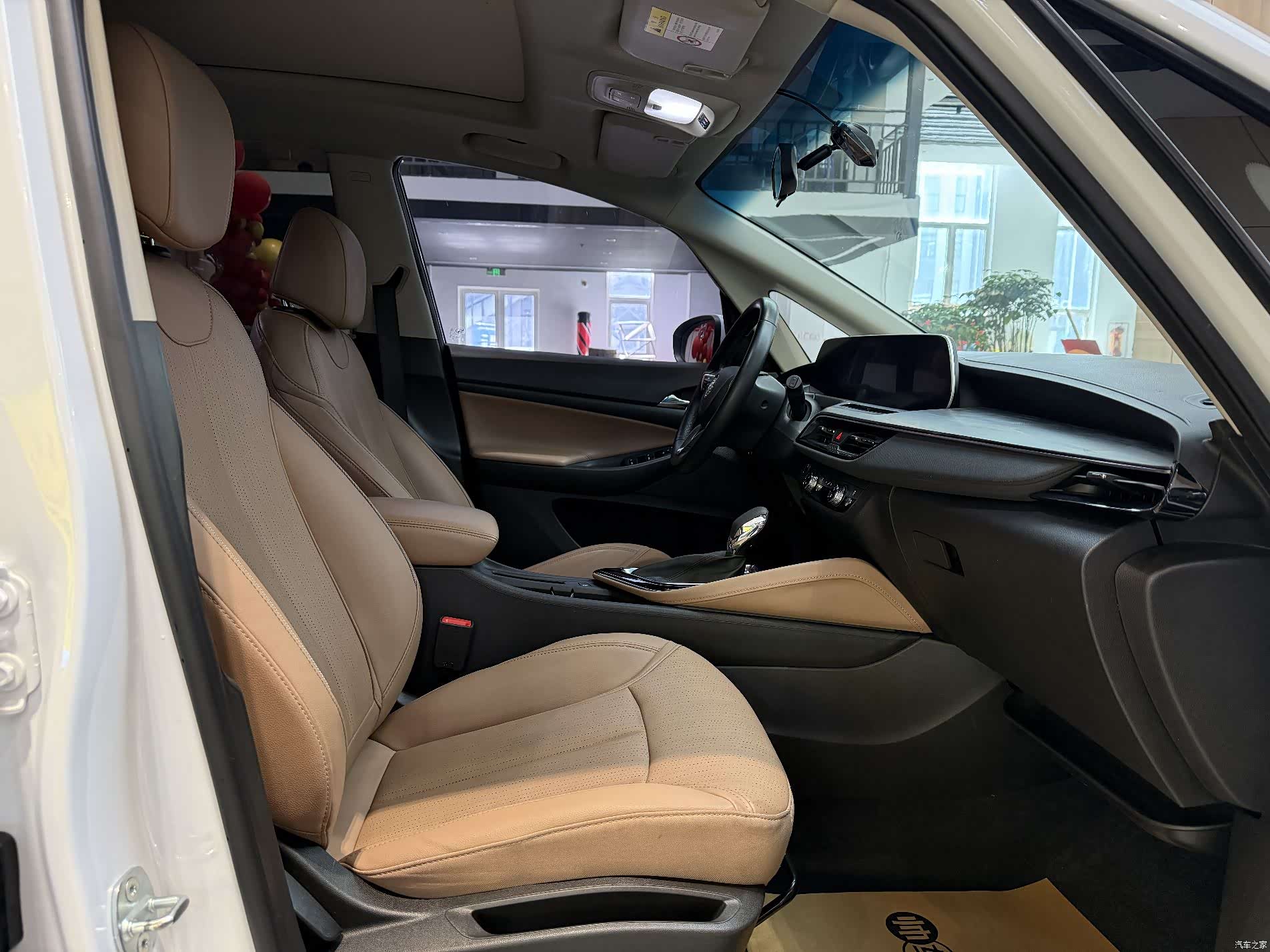 Buick GL6, 2022 8