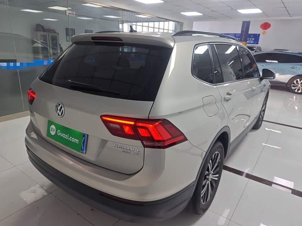 Volkswagen Tiguan L