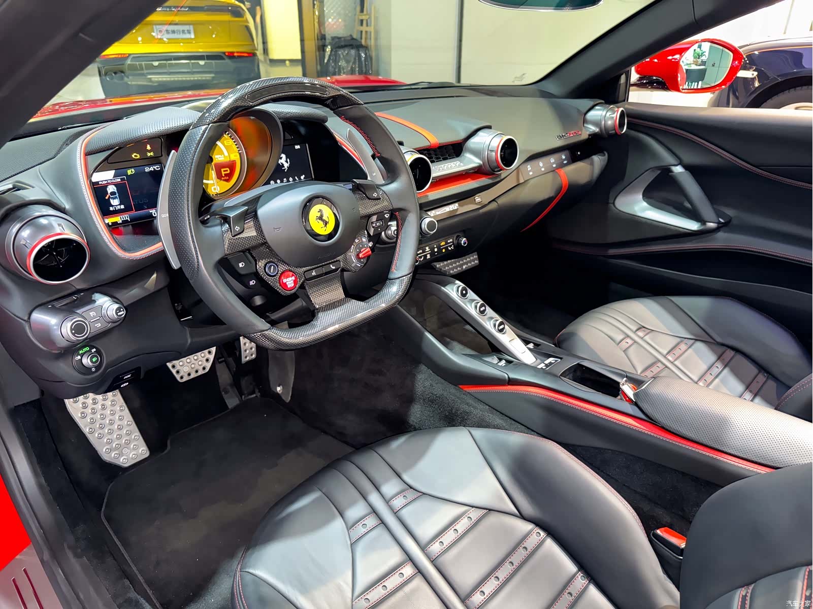 Ferrari 812, 2022 8