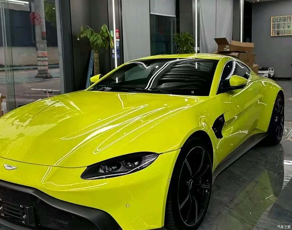 Aston Martin Vantage, 2019 2