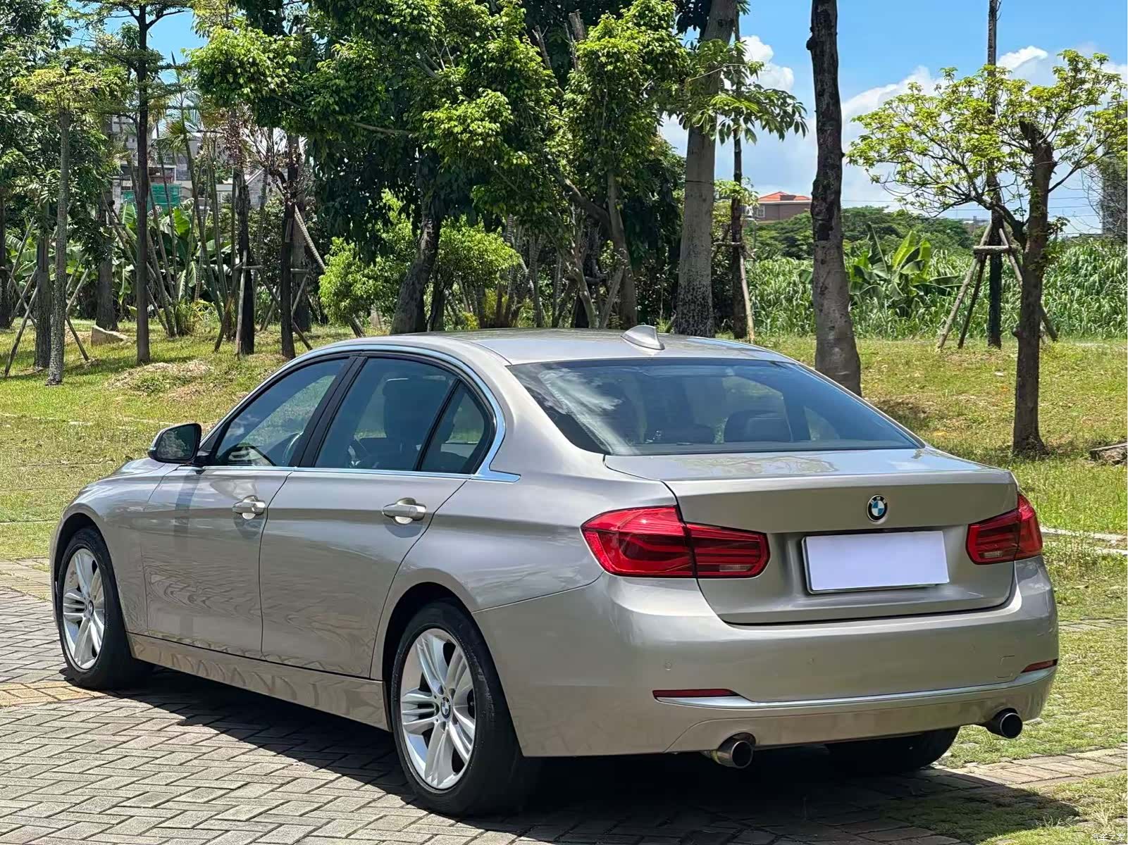 BMW 3 Series, 2016 11