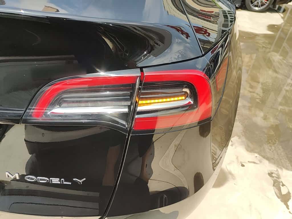 Tesla Model Y, 2023 8