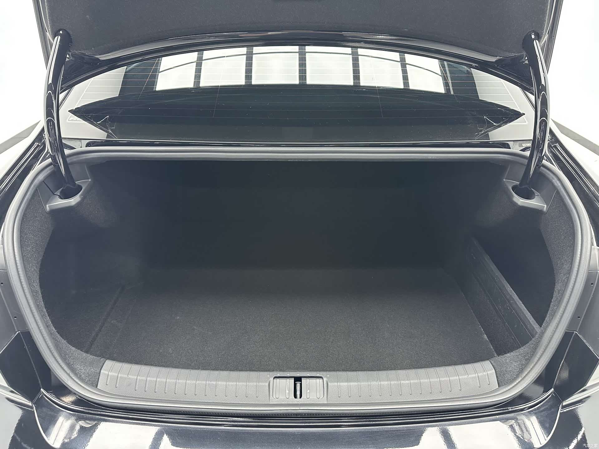 Volkswagen Magotan, 2024 16