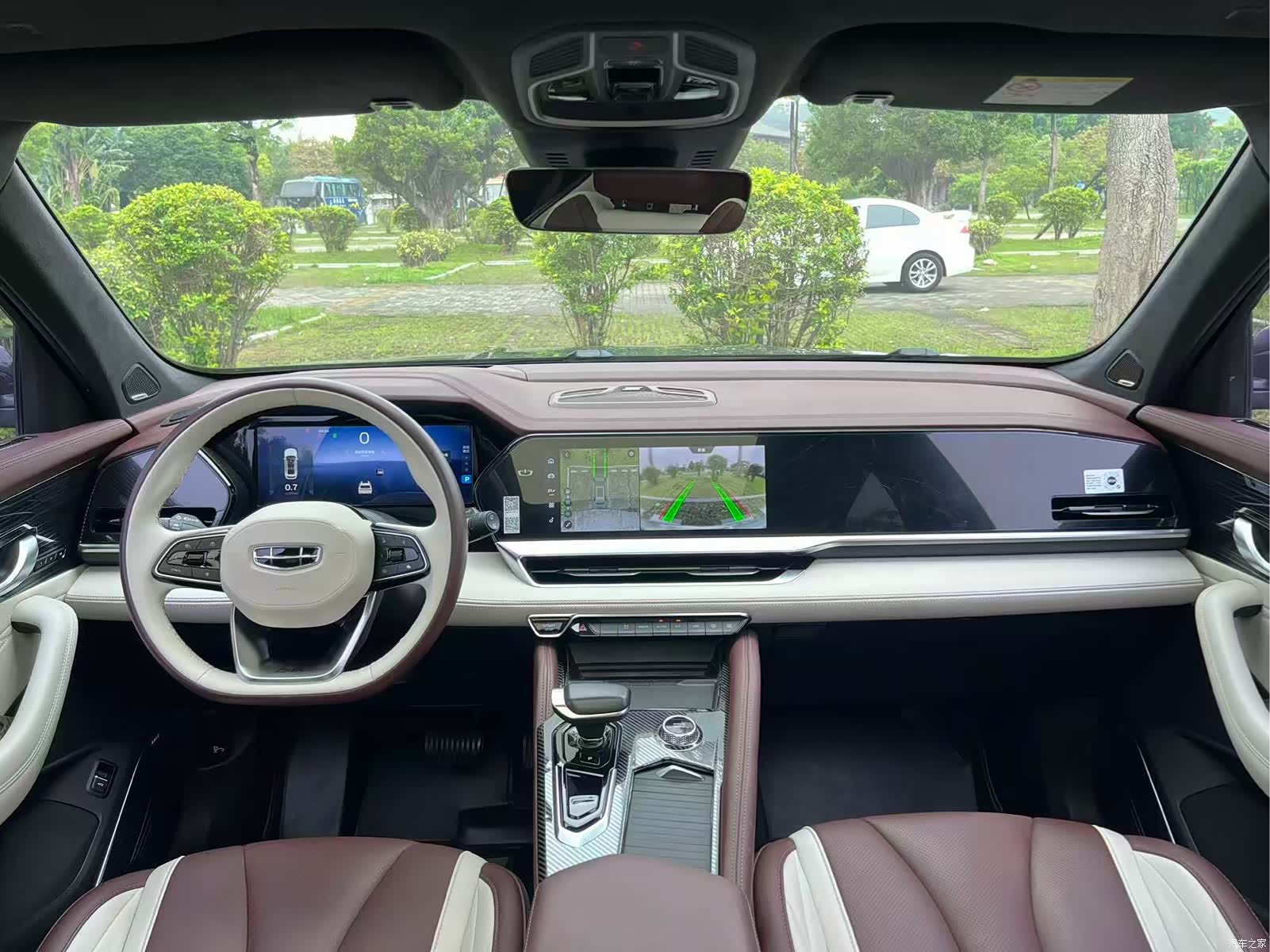 Geely Xingyue L, 2022 10