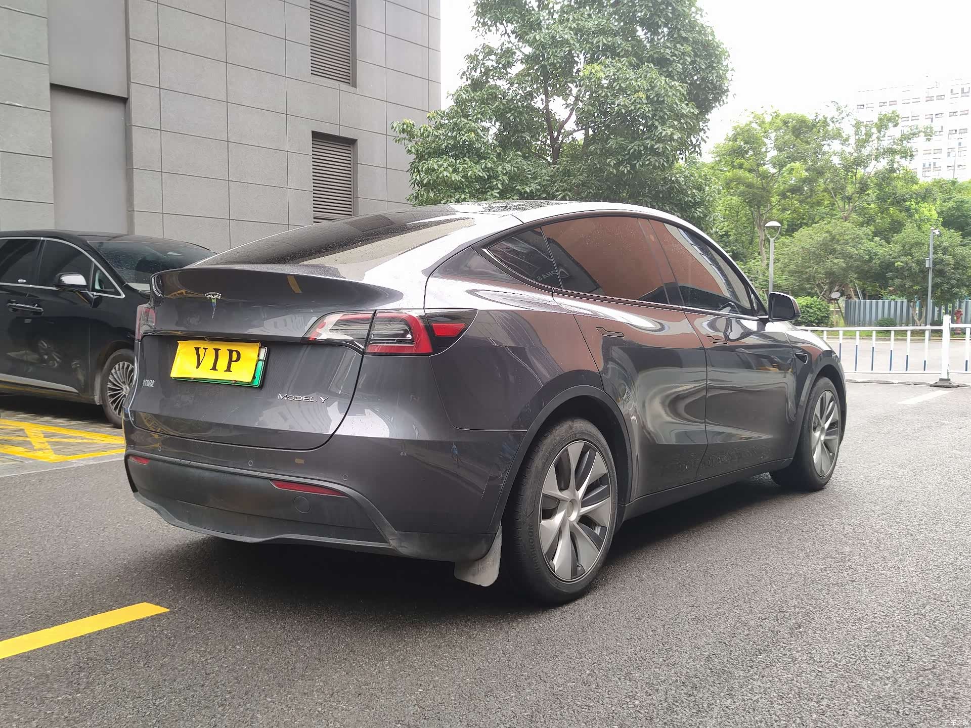 Tesla Model Y, 2022 13
